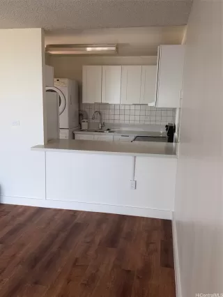 Photo #3: 202524645 Listing 