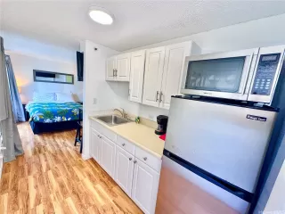 Photo #4: 202524656 Listing 