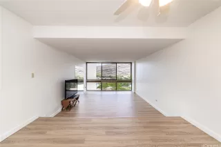 Photo #3: 202524730 Listing 