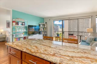 Photo #6: 202524742 Listing 