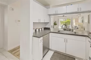 Photo #6: 202524757 Listing 