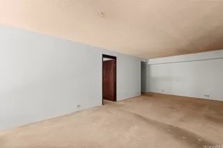 Photo #2: 202524763 Listing 