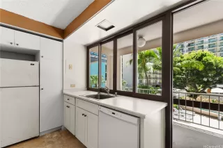 Photo #5: 202524763 Listing 