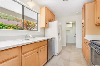 Photo #5: 202524765 Listing 