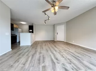 Photo #4: 202524767 Listing 