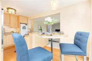 Photo #6: 202524772 Listing 