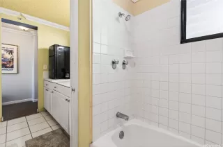 Photo #4: 202524778 Listing 