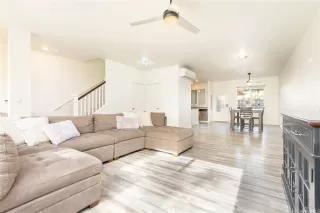 Photo #3: 202524783 Listing 