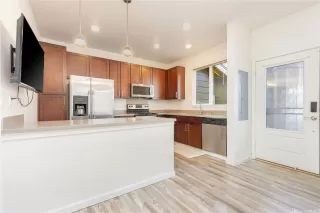 Photo #6: 202524783 Listing 