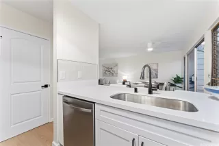 Photo #3: 202524787 Listing 