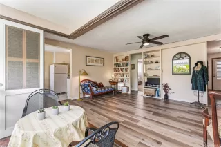 Photo #3: 202524791 Listing 