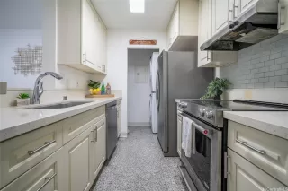 Photo #5: 202524795 Listing 