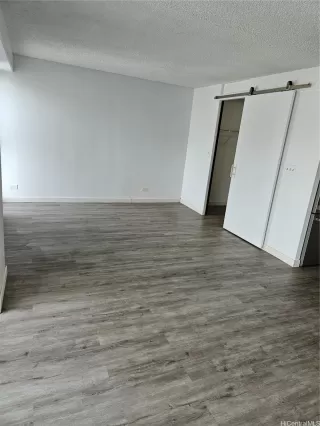 Photo #2: 202524804 Listing 