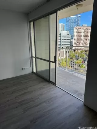 Photo #5: 202524804 Listing 