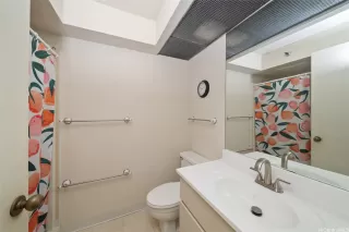 Photo #4: 202524835 Listing 