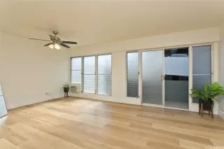 More Details about MLS # 202524839 : 909 UNIVERSITY AVENUE 211