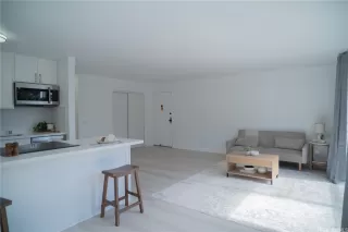 Photo #3: 202524846 Listing 