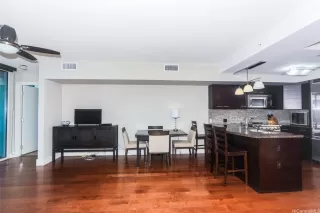 Photo #5: 202524865 Listing 