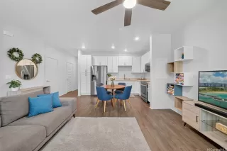 Photo #4: 202524870 Listing 