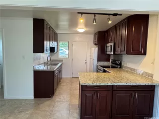 Photo #3: 202524912 Listing 