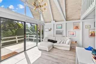 Photo #2: 202524951 Listing 