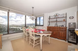 Photo #2: 202524953 Listing 