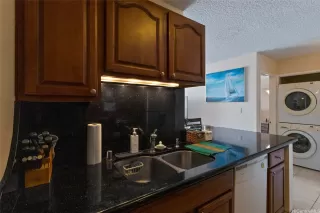 Photo #6: 202524981 Listing 