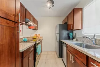 Photo #4: 202525002 Listing 