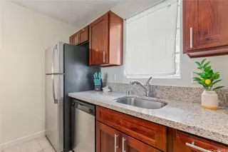 Photo #5: 202525002 Listing 