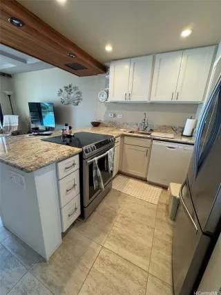 Photo #4: 202525005 Listing 