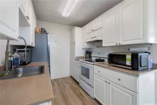 Photo #5: 202525016 Listing 