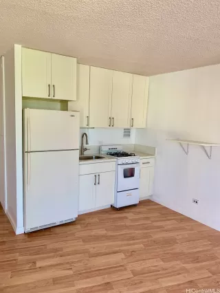 Photo #3: 202525020 Listing 