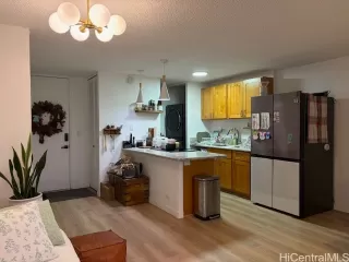 Photo #2: 202525047 Listing 