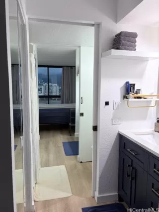 Photo #5: 202525047 Listing 