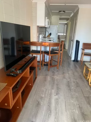 Photo #3: 202525054 Listing 