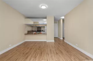 Photo #2: 202525081 Listing 