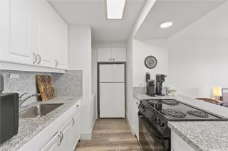 Photo #5: 202525093 Listing 