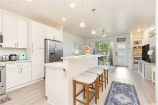 Photo #5: 202525159 Listing 