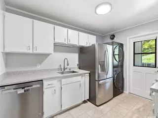 Photo #3: 202525175 Listing 