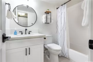 Photo #2: 202525202 Listing 