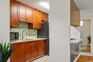 Photo #4: 202525236 Listing 