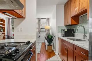 Photo #5: 202525236 Listing 