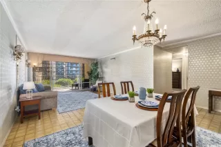 Photo #2: 202525242 Listing 