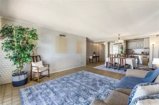 Photo #4: 202525242 Listing 