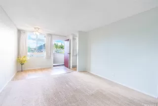 Photo #2: 202525256 Listing 