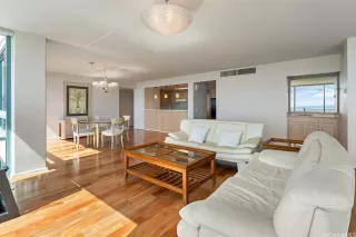 Photo #3: 202525282 Listing 