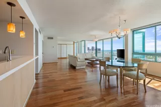 Photo #4: 202525282 Listing 