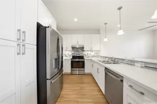 Photo #5: 202525325 Listing 