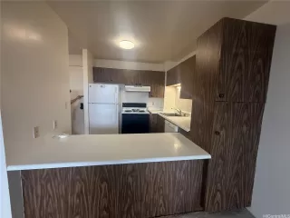 Photo #3: 202525345 Listing 