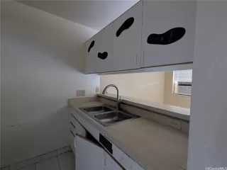 Photo #4: 202525386 Listing 